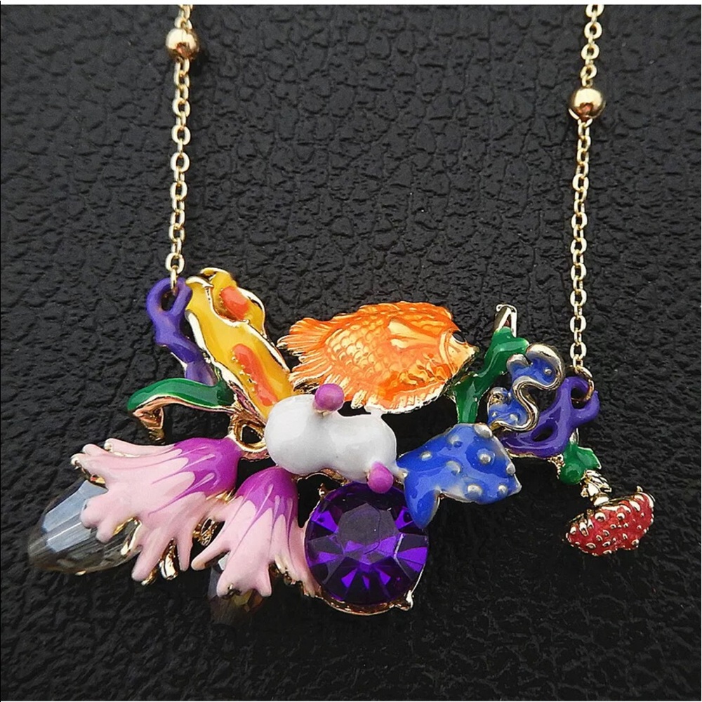 Rhinestone Goldfish and Flowers Sea Necklace